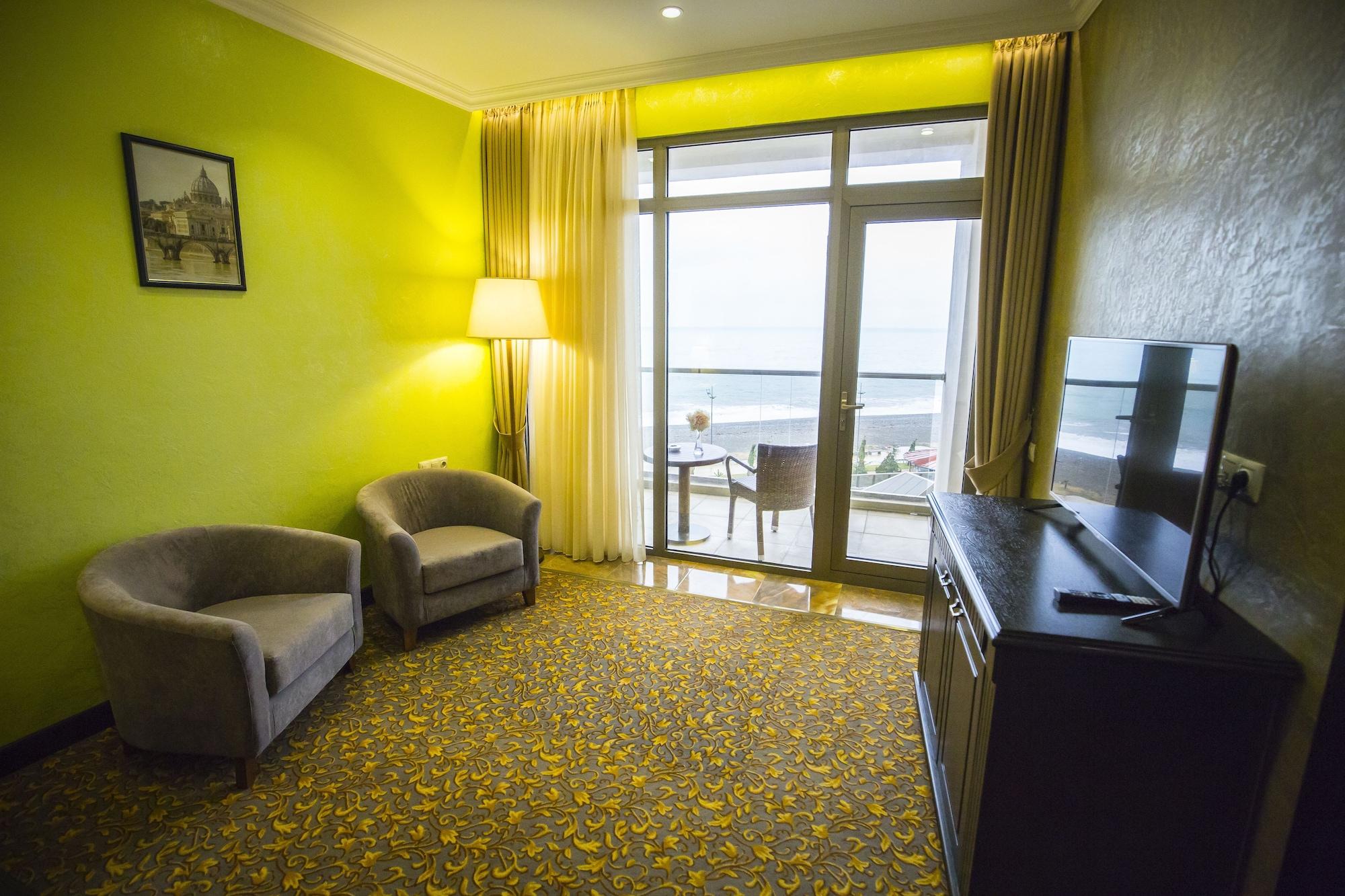 Colosseum Marina Hotel Batoumi Extérieur photo