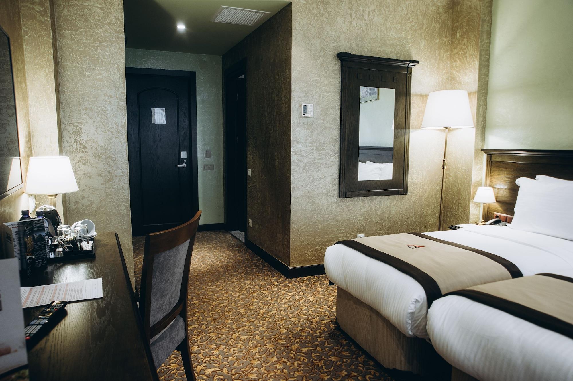 Colosseum Marina Hotel Batoumi Extérieur photo