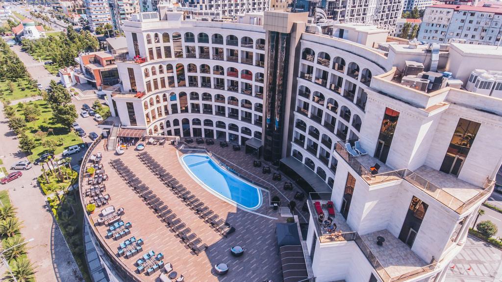 Colosseum Marina Hotel Batoumi Extérieur photo