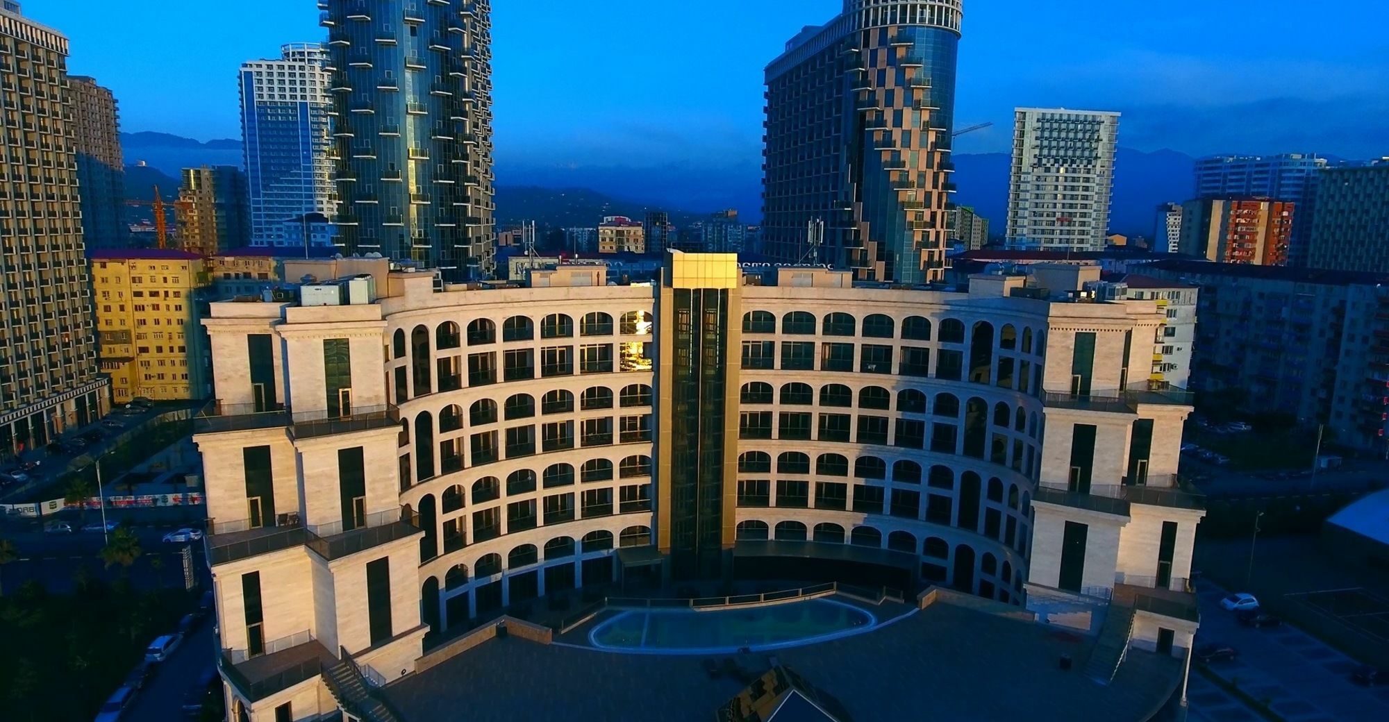 Colosseum Marina Hotel Batoumi Extérieur photo